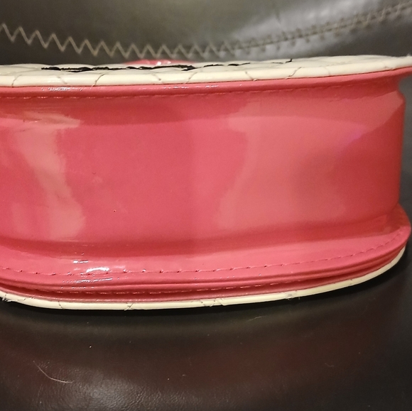 Hello Kitty Crossbody Handbag Clutch - Picture 7 of 11